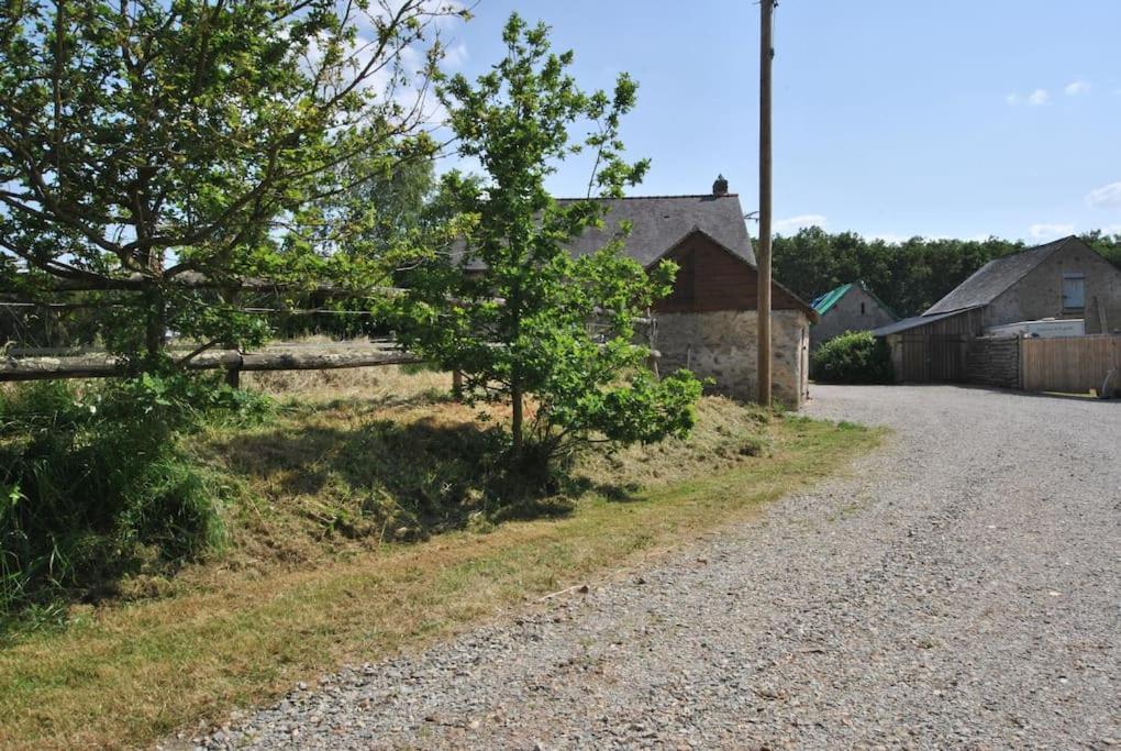 Gite Familial Pour 6 Pers En Campagne Bouere Exteriör bild